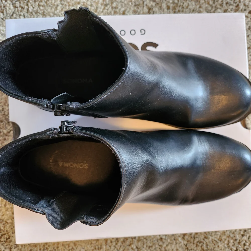 Sonoma Womens Black Boots, Size 8 Wide - Picture 4 of 9